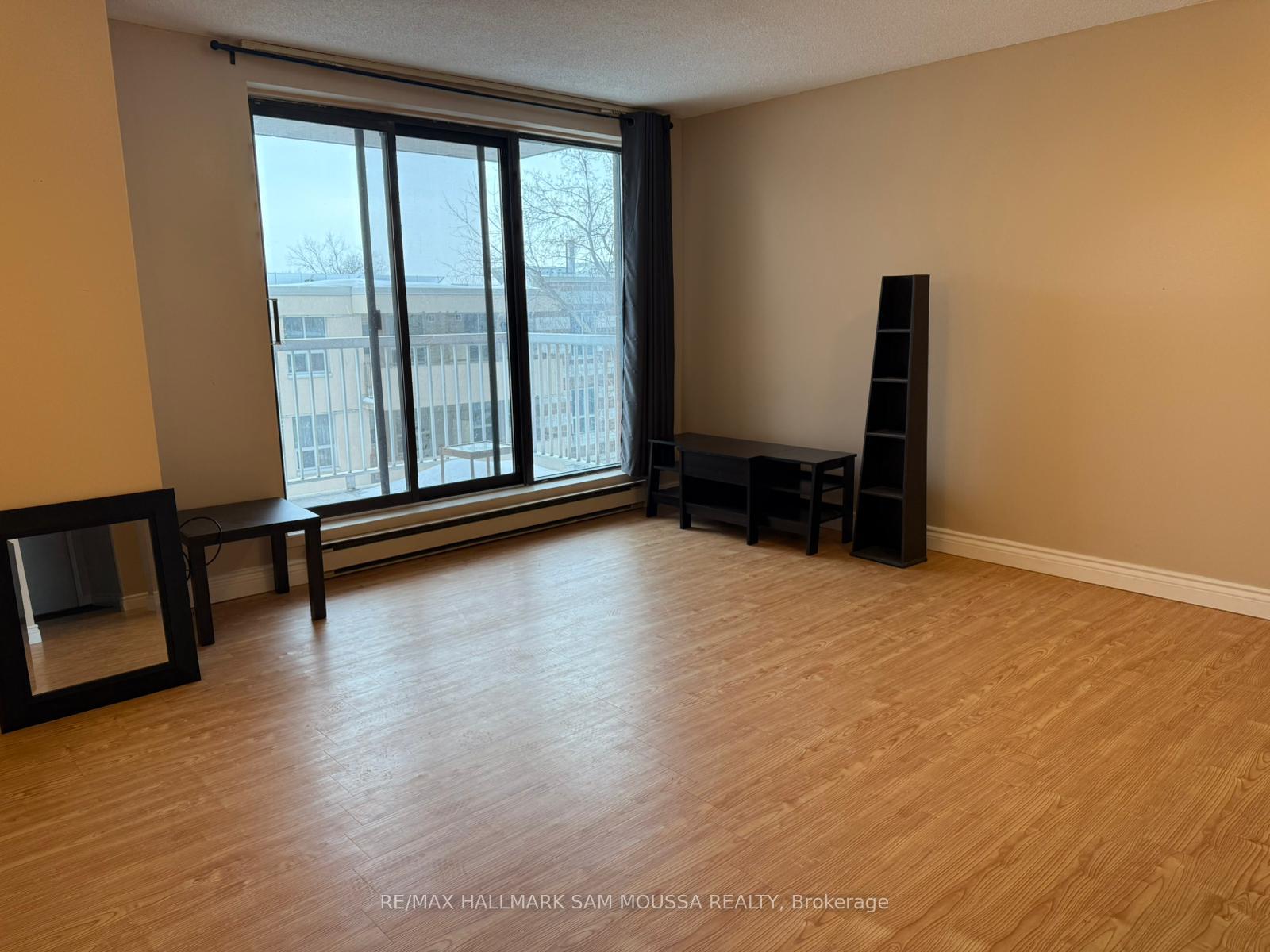 Photo 2 of Unit 405, 1180 Ohio Street, Ottawa, Billings Bridge — HOMEH