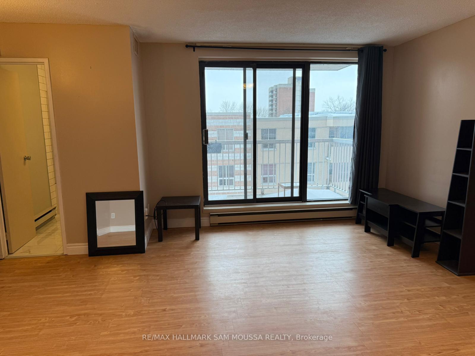 Photo 4 of Unit 405, 1180 Ohio Street, Ottawa, Billings Bridge — HOMEH