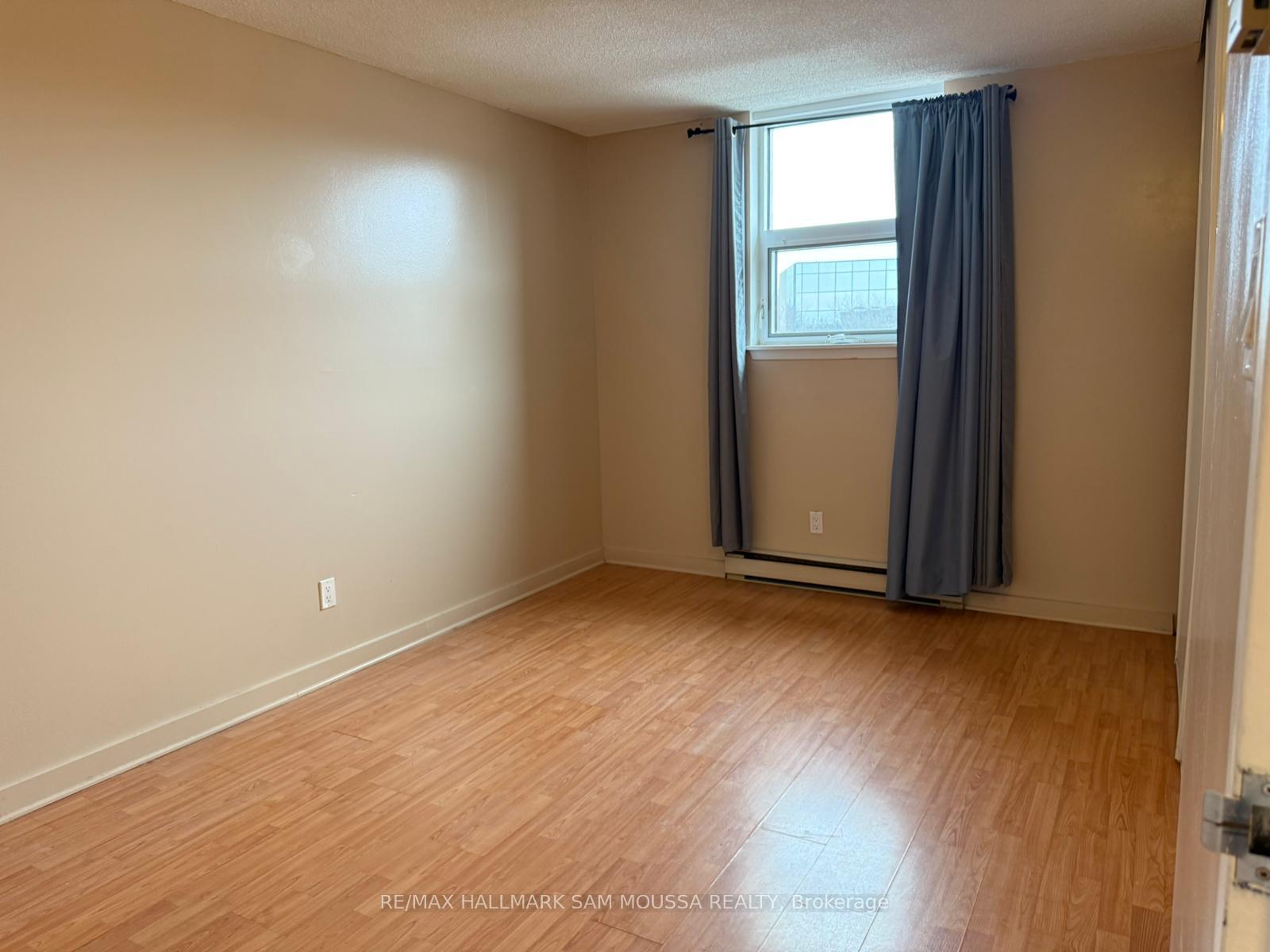 Photo 8 of Unit 405, 1180 Ohio Street, Ottawa, Billings Bridge — HOMEH