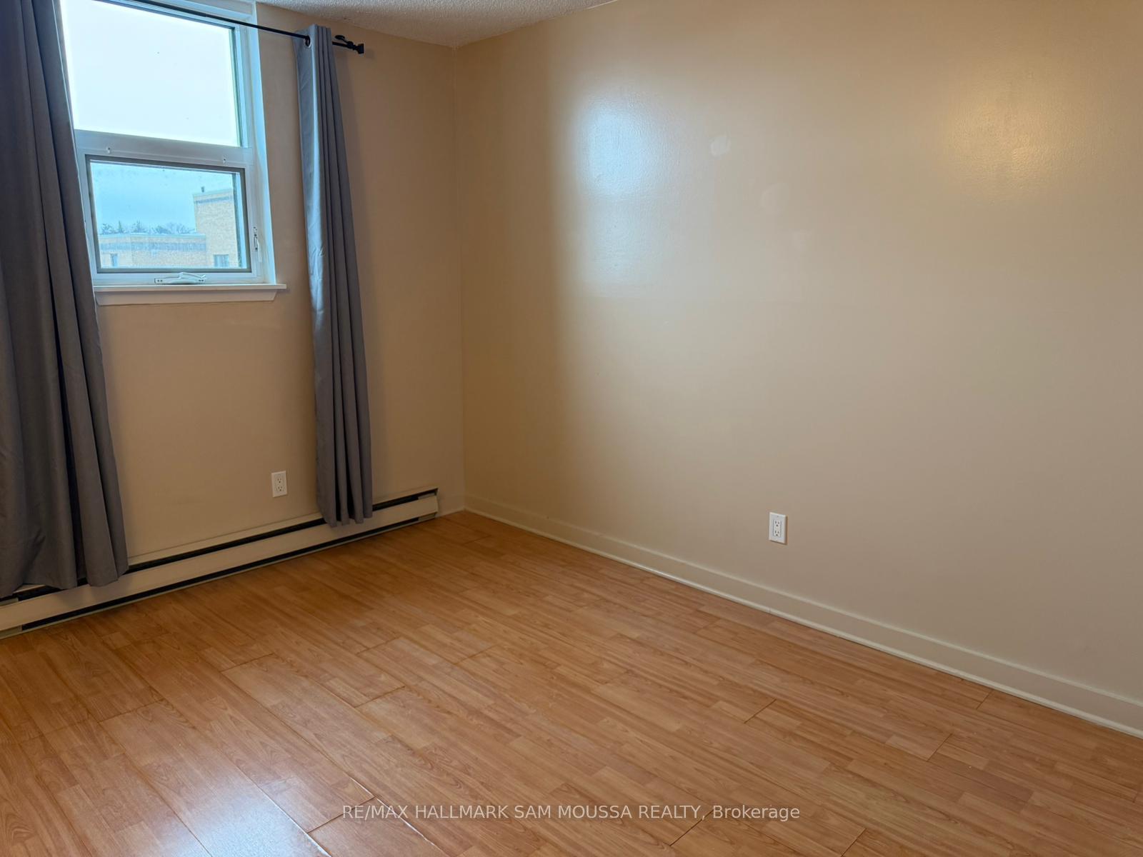 Photo 9 of Unit 405, 1180 Ohio Street, Ottawa, Billings Bridge — HOMEH