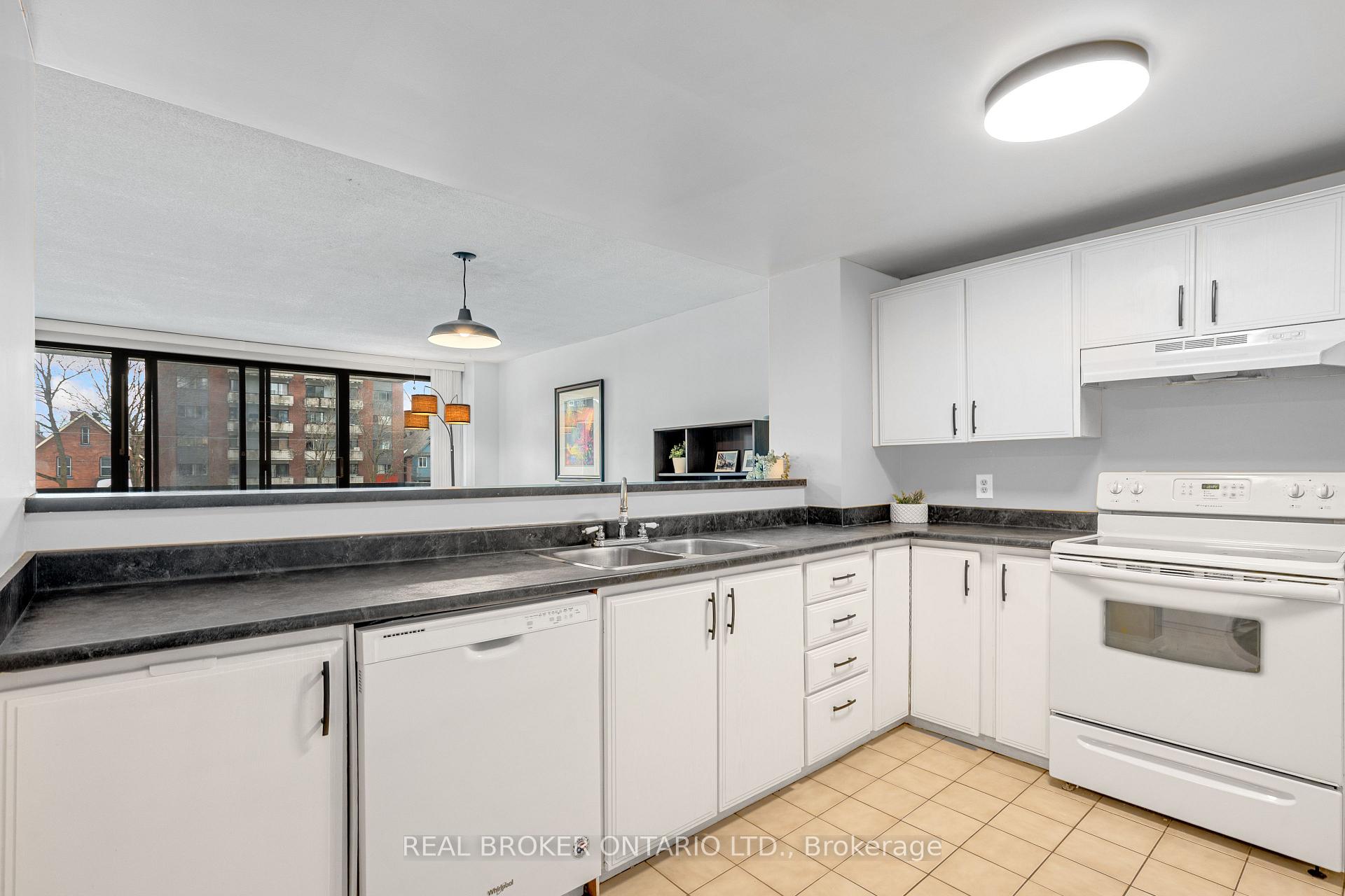 Photo 5 of Unit 202, 446 Gilmour Street, Ottawa, Ottawa Centre — HOMEH