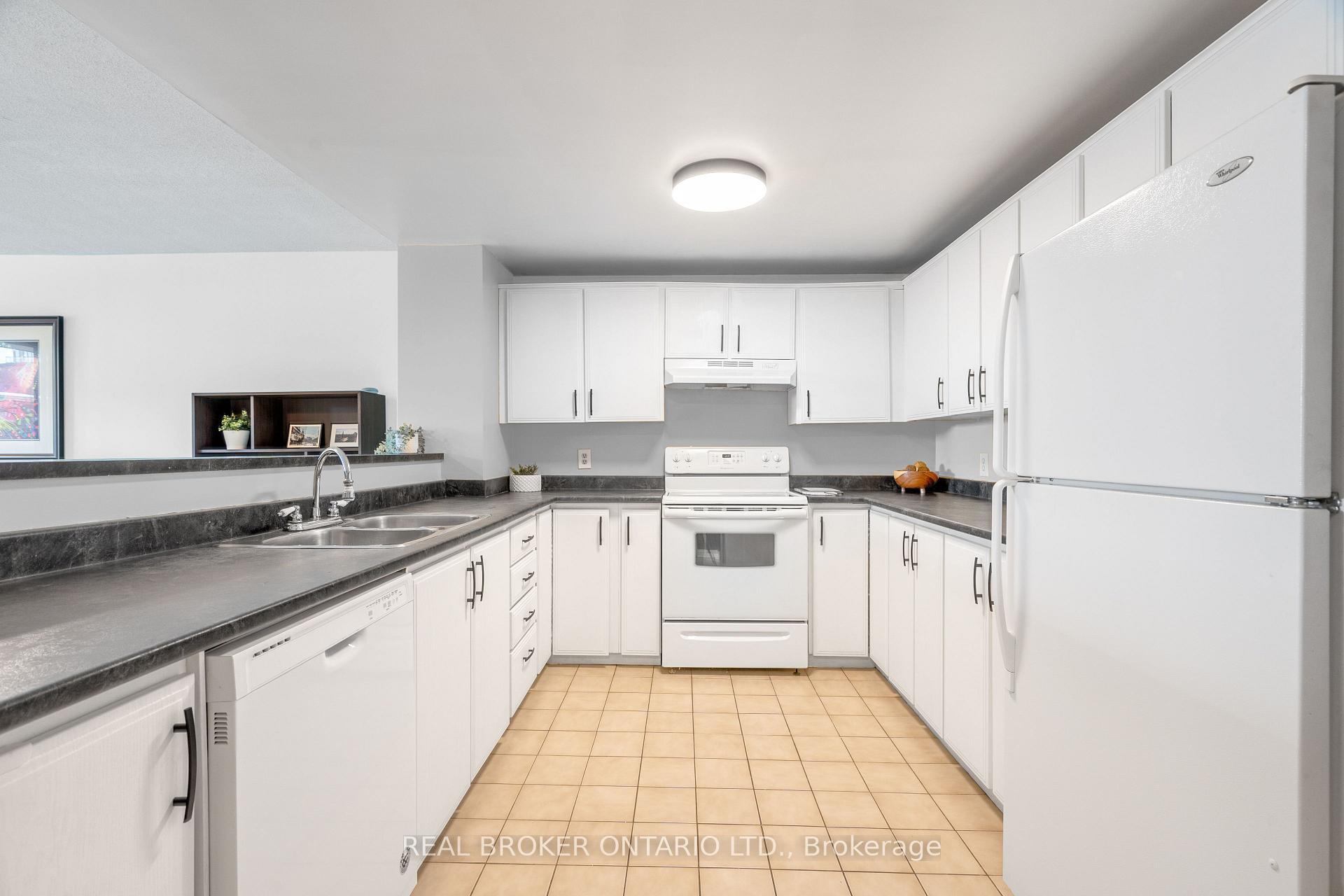Photo 6 of Unit 202, 446 Gilmour Street, Ottawa, Ottawa Centre — HOMEH