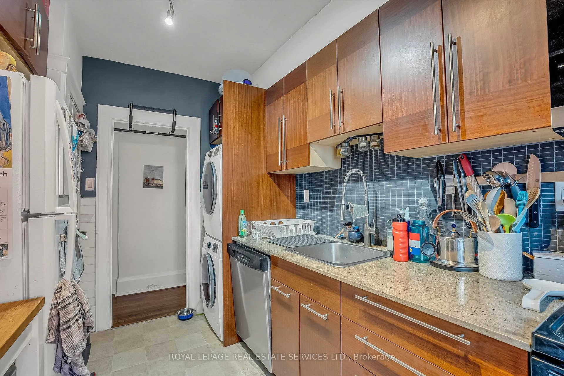 Photo 8 of Unit Unit 2, 395 Willard Avenue, Toronto, Runnymede-Bloor West Village — HOMEH