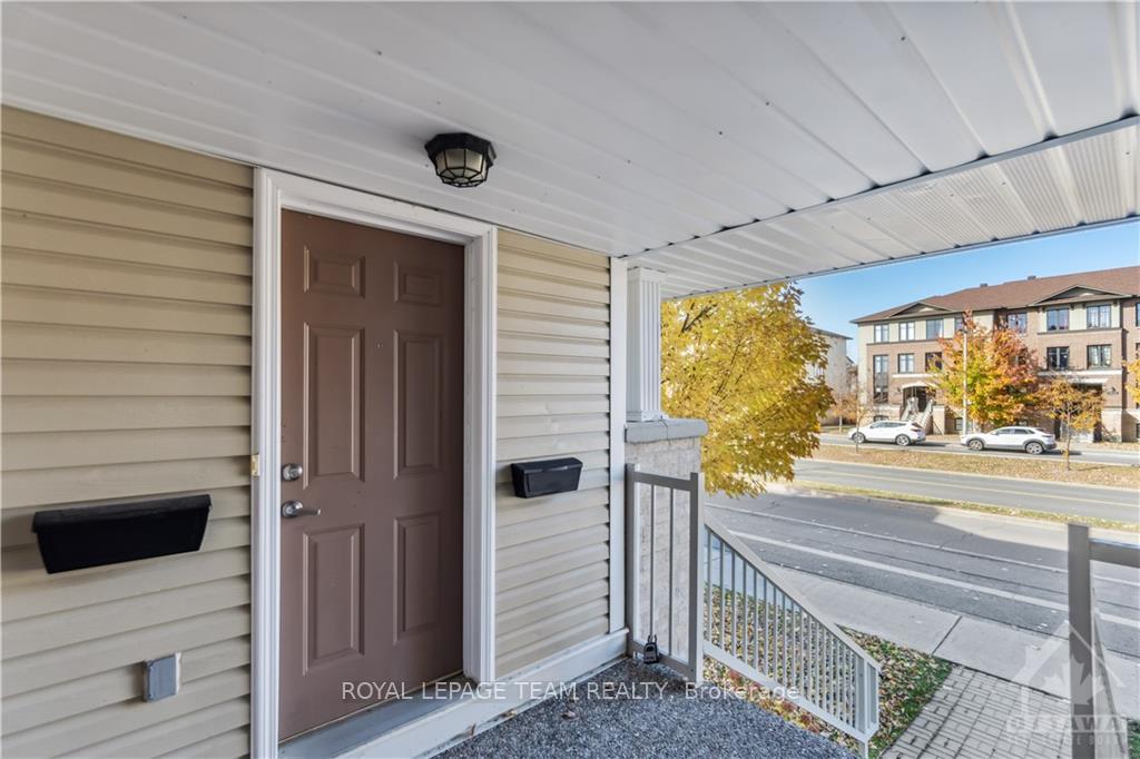 Photo 2 of 648A Chapman Mills Drive, Ottawa, Barrhaven - Strandherd — HOMEH
