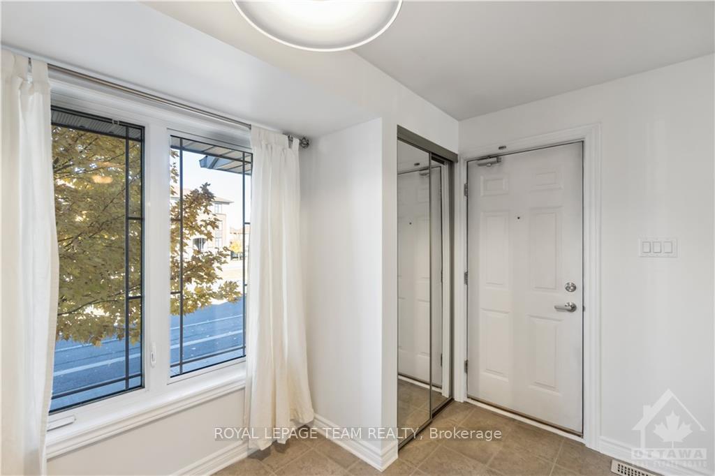 Photo 3 of 648A Chapman Mills Drive, Ottawa, Barrhaven - Strandherd — HOMEH