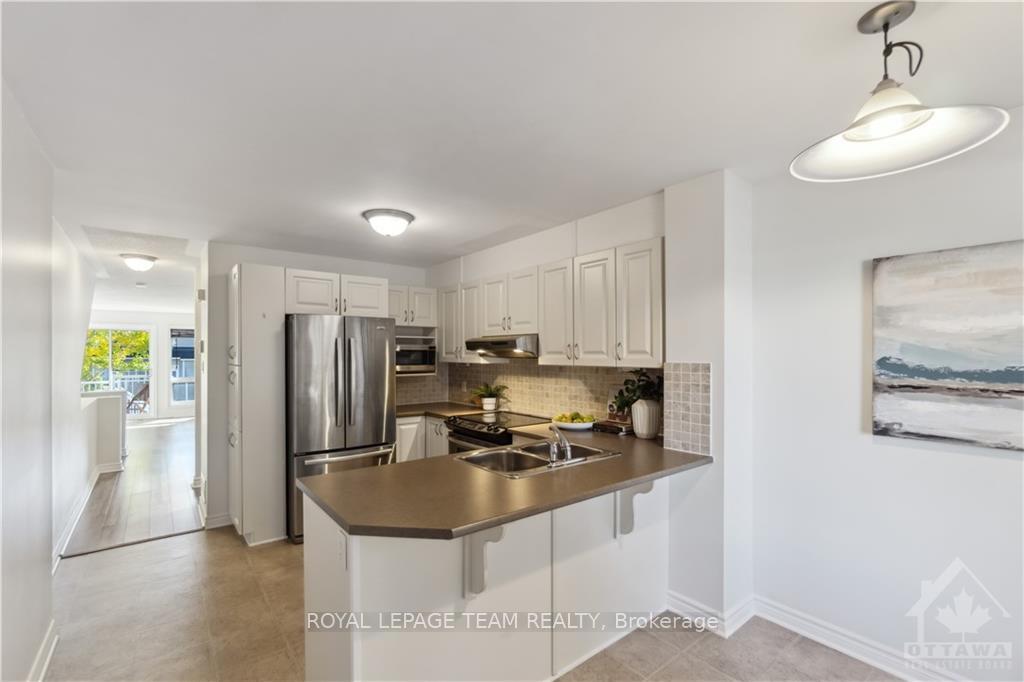 Photo 4 of 648A Chapman Mills Drive, Ottawa, Barrhaven - Strandherd — HOMEH