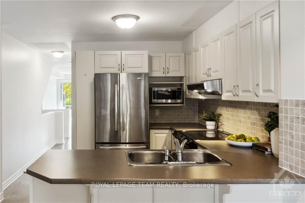 Photo 5 of 648A Chapman Mills Drive, Ottawa, Barrhaven - Strandherd — HOMEH