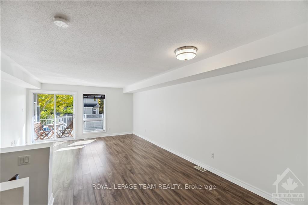 Photo 10 of 648A Chapman Mills Drive, Ottawa, Barrhaven - Strandherd — HOMEH