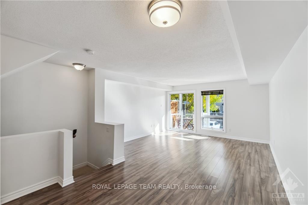 Photo 12 of 648A Chapman Mills Drive, Ottawa, Barrhaven - Strandherd — HOMEH