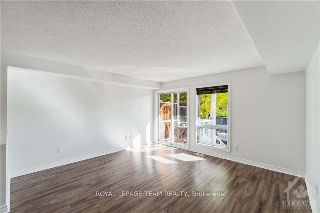 Photo 13 of 648A Chapman Mills Drive, Ottawa, Barrhaven - Strandherd — HOMEH