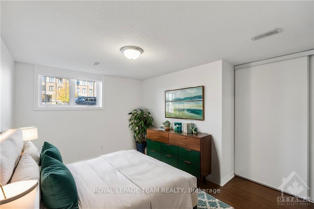 Photo 18 of 648A Chapman Mills Drive, Ottawa, Barrhaven - Strandherd — HOMEH
