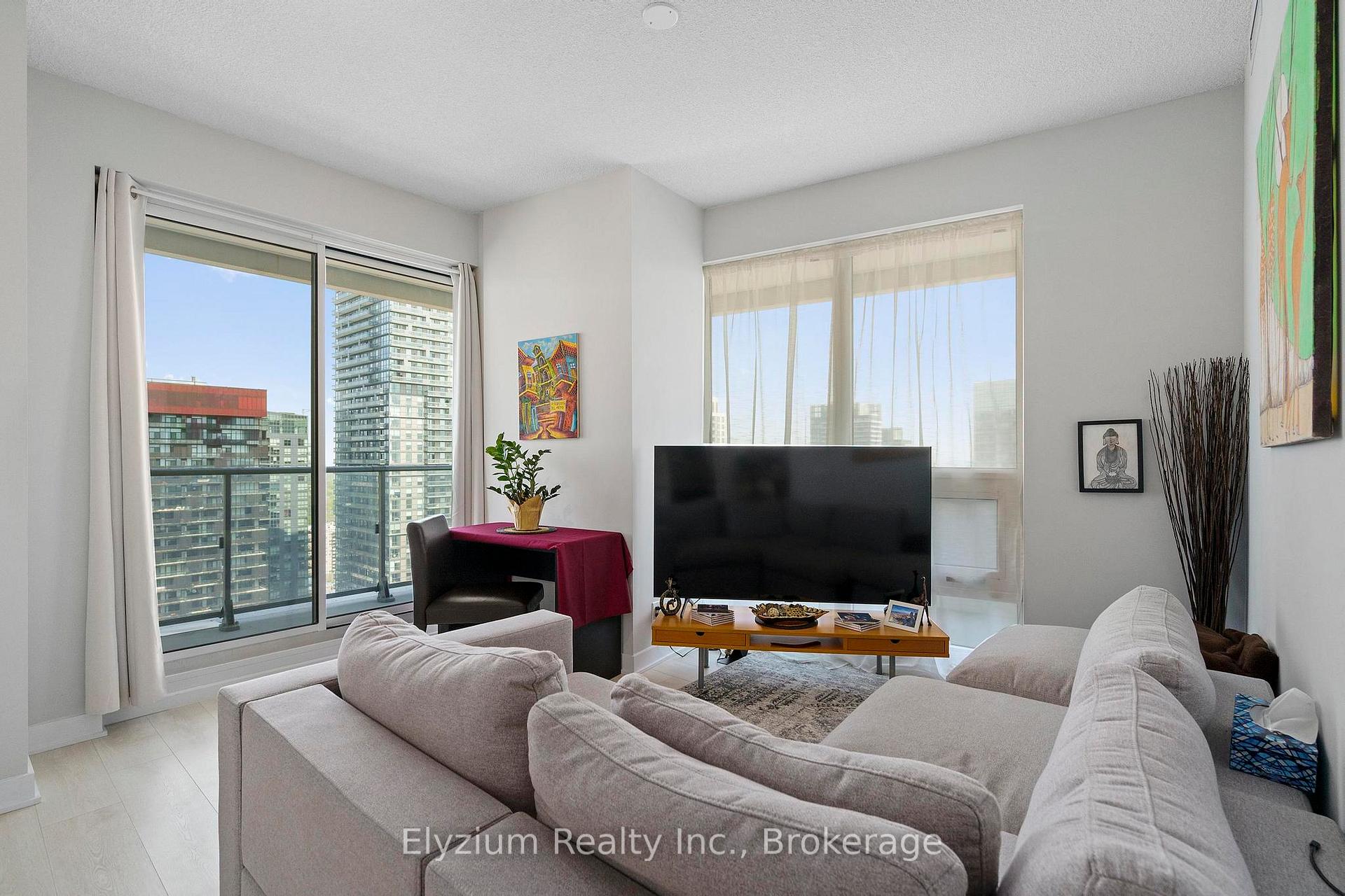 Photo 8 of Unit 3202, 2221 Yonge Street, Toronto, Mount Pleasant West — HOMEH
