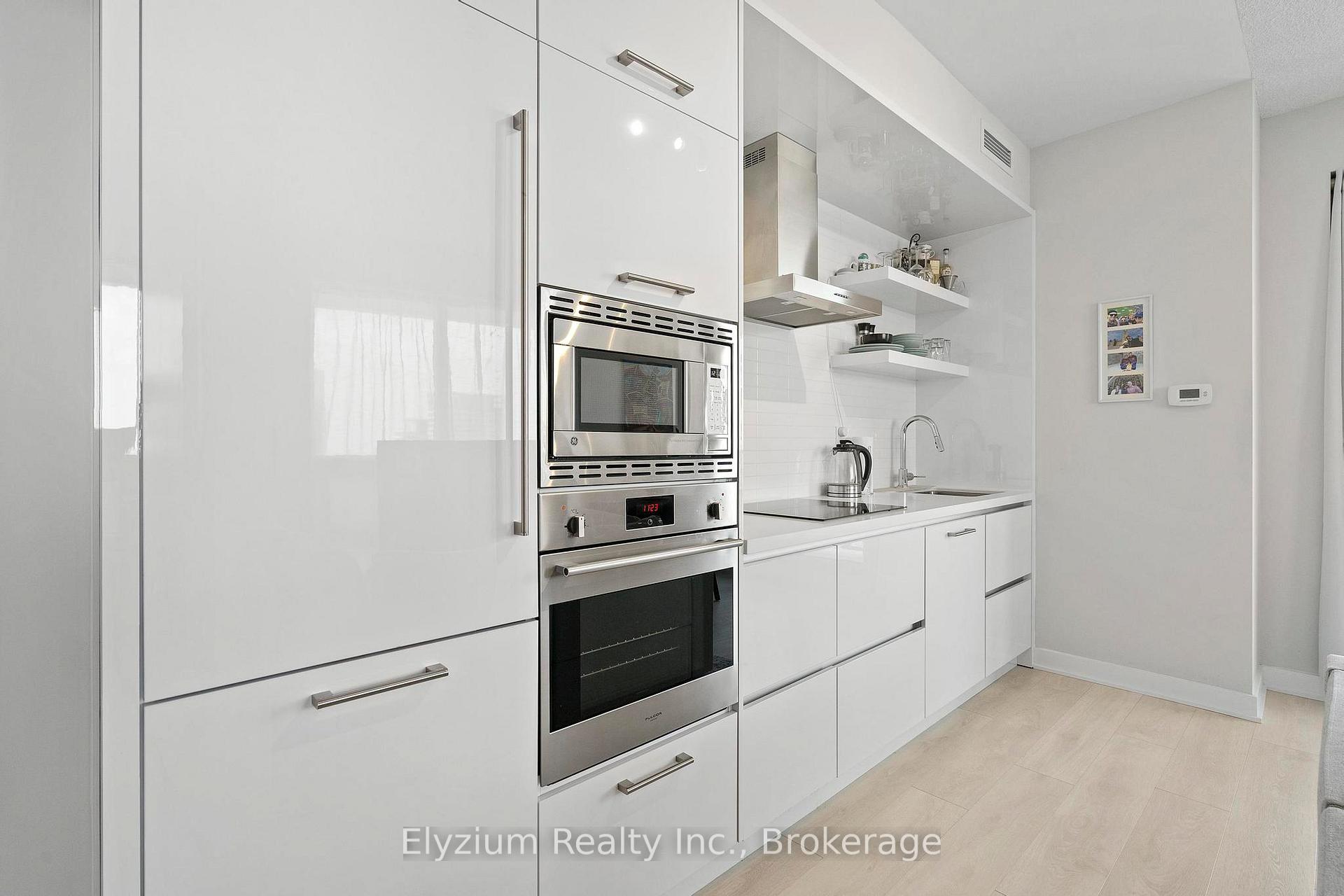 Photo 11 of Unit 3202, 2221 Yonge Street, Toronto, Mount Pleasant West — HOMEH