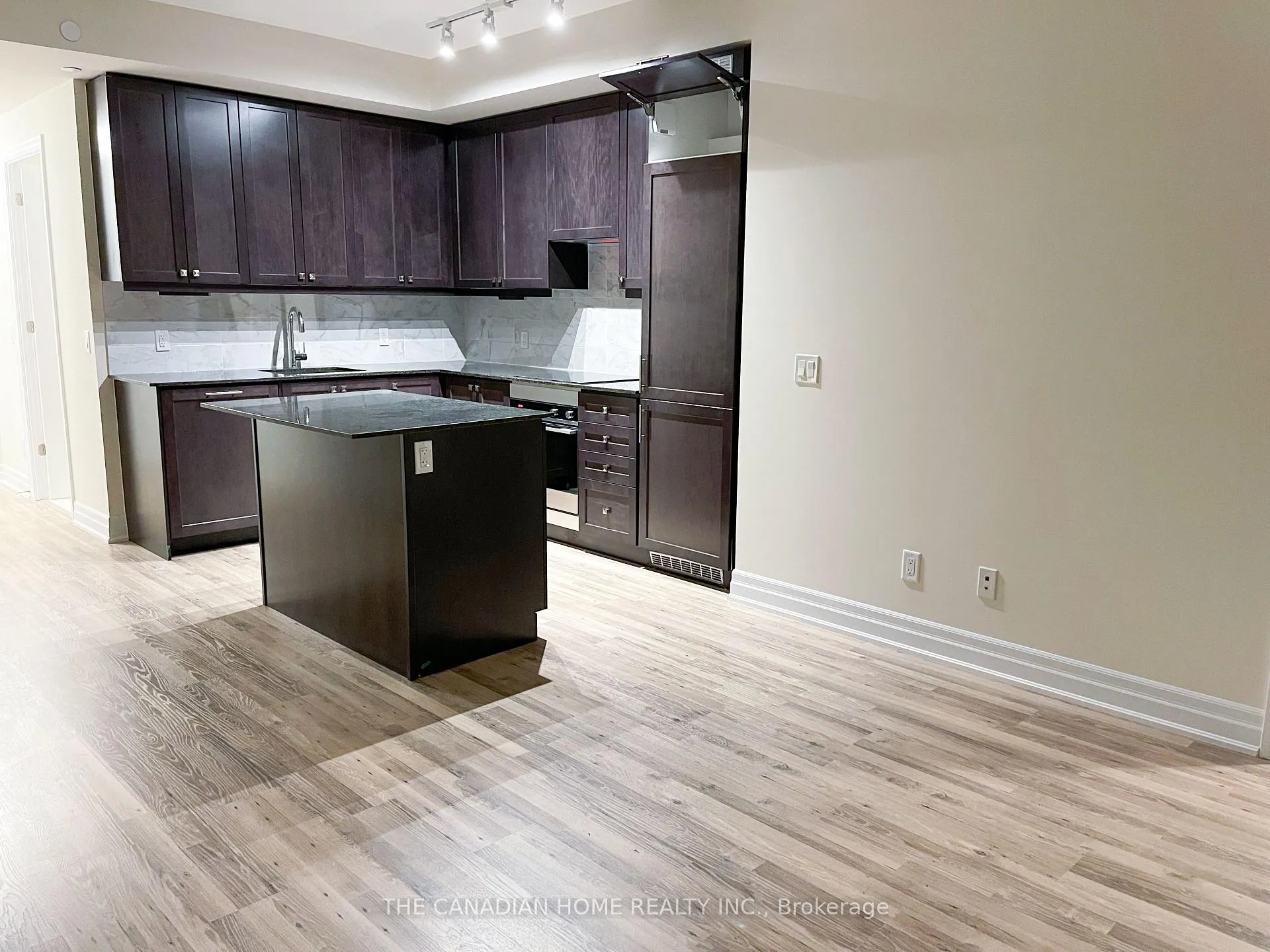 Photo 11 of Unit 710, 9075 Jane Street, Vaughan, Concord — HOMEH