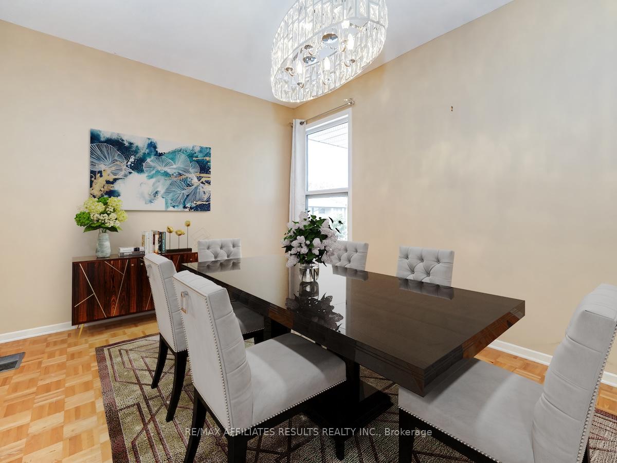 Photo 8 of 33 Carmichael Court, Ottawa, Kanata - Beaverbrook — HOMEH