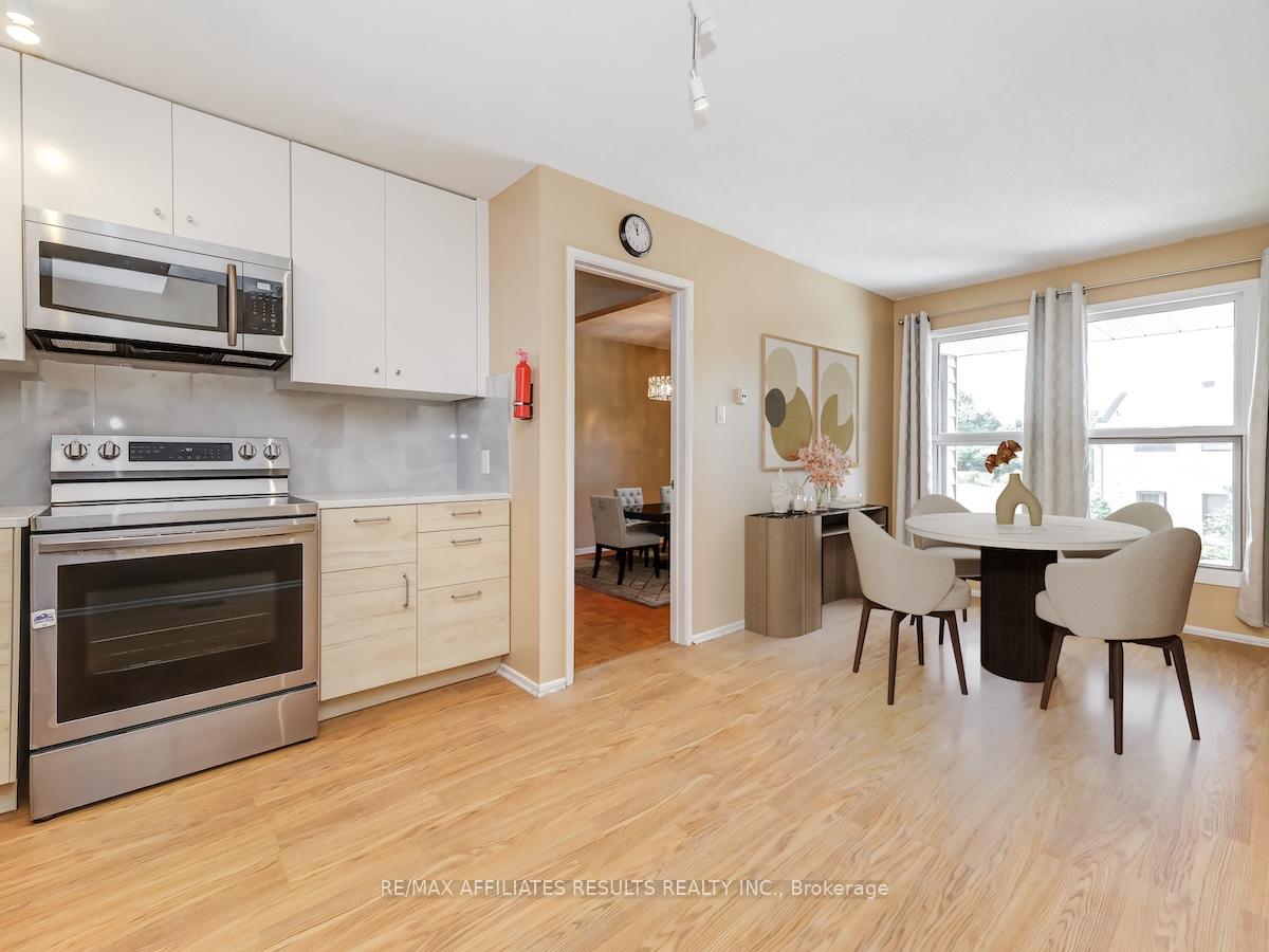 Photo 14 of 33 Carmichael Court, Ottawa, Kanata - Beaverbrook — HOMEH