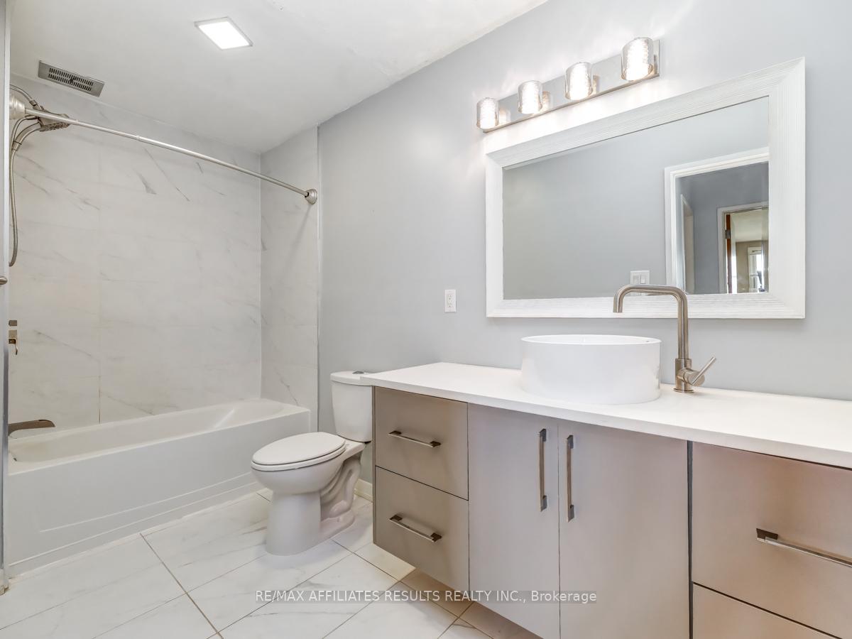 Photo 20 of 33 Carmichael Court, Ottawa, Kanata - Beaverbrook — HOMEH