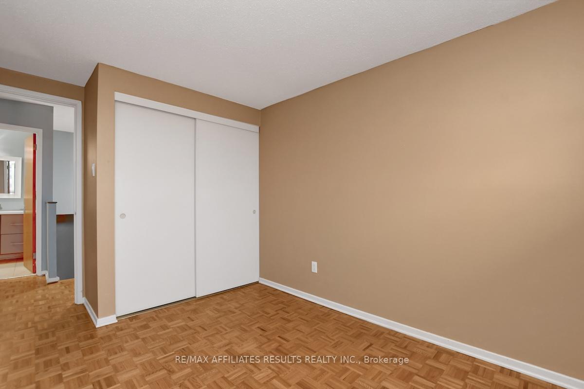 Photo 22 of 33 Carmichael Court, Ottawa, Kanata - Beaverbrook — HOMEH