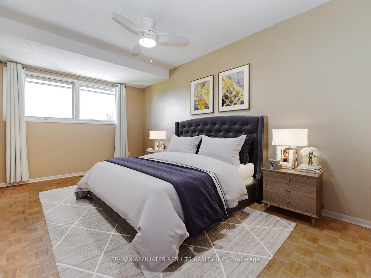 Photo 23 of 33 Carmichael Court, Ottawa, Kanata - Beaverbrook — HOMEH