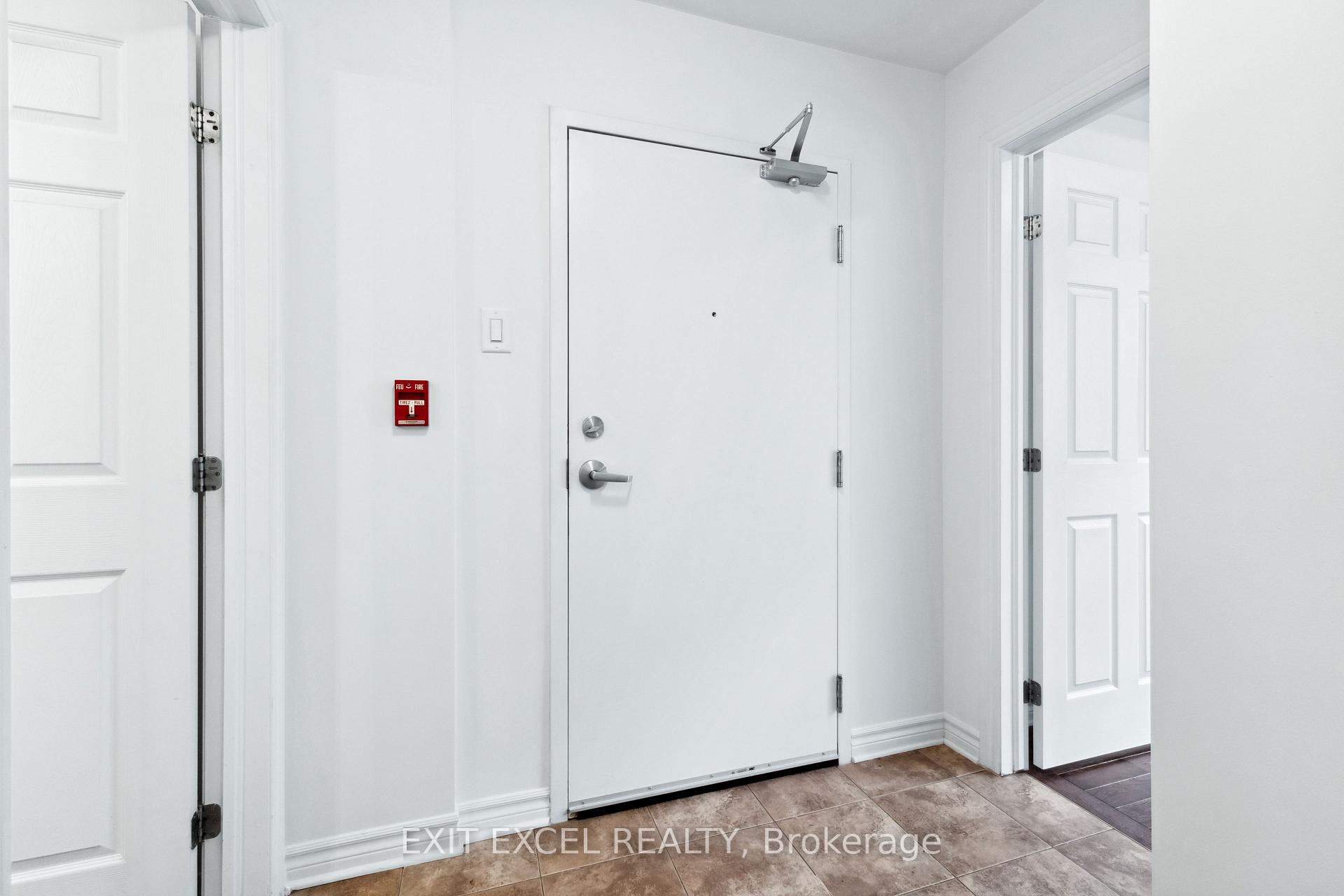 Photo 2 of Unit C, 318 Everest, Ottawa, Elmvale Acres — HOMEH
