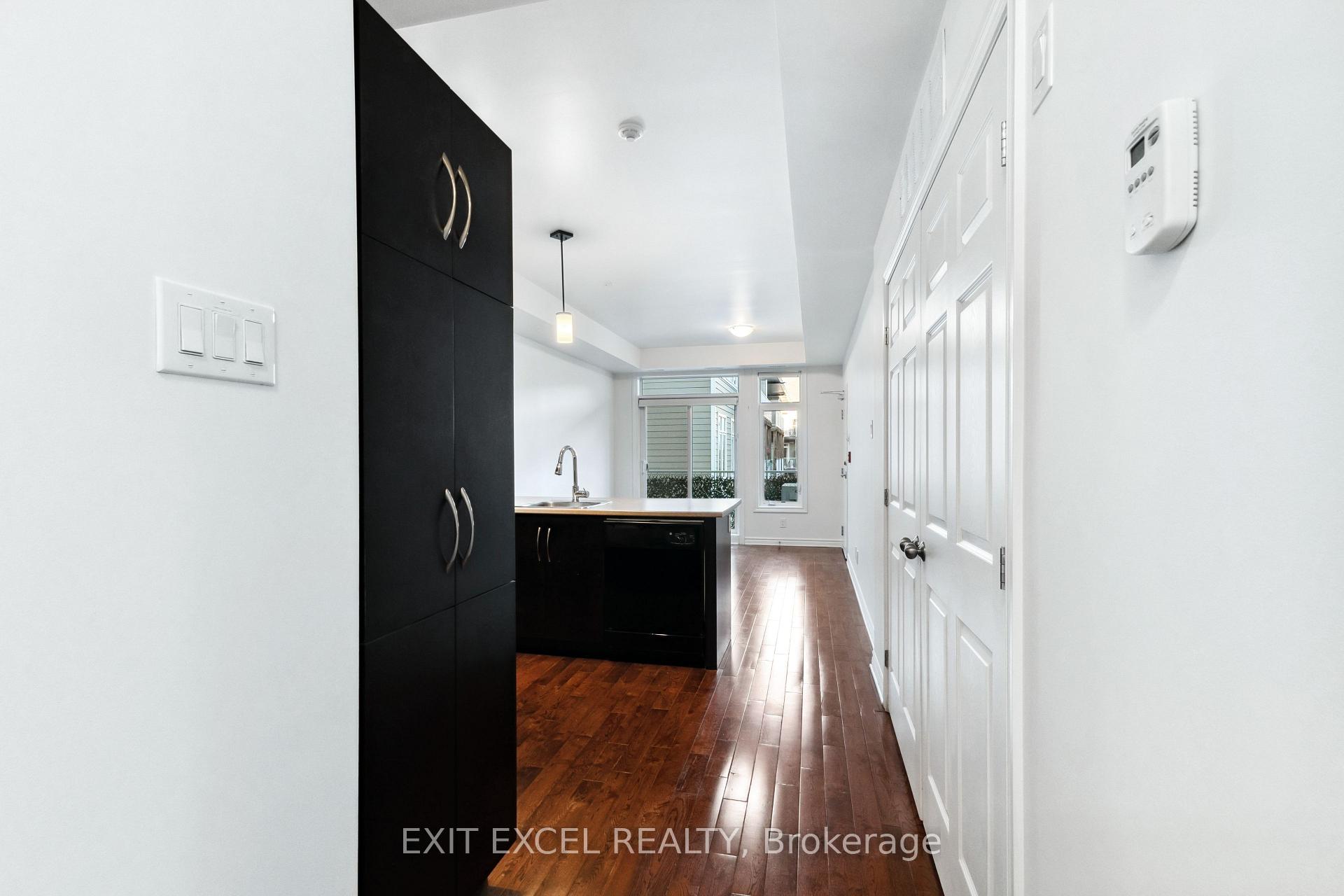 Photo 4 of Unit C, 318 Everest, Ottawa, Elmvale Acres — HOMEH