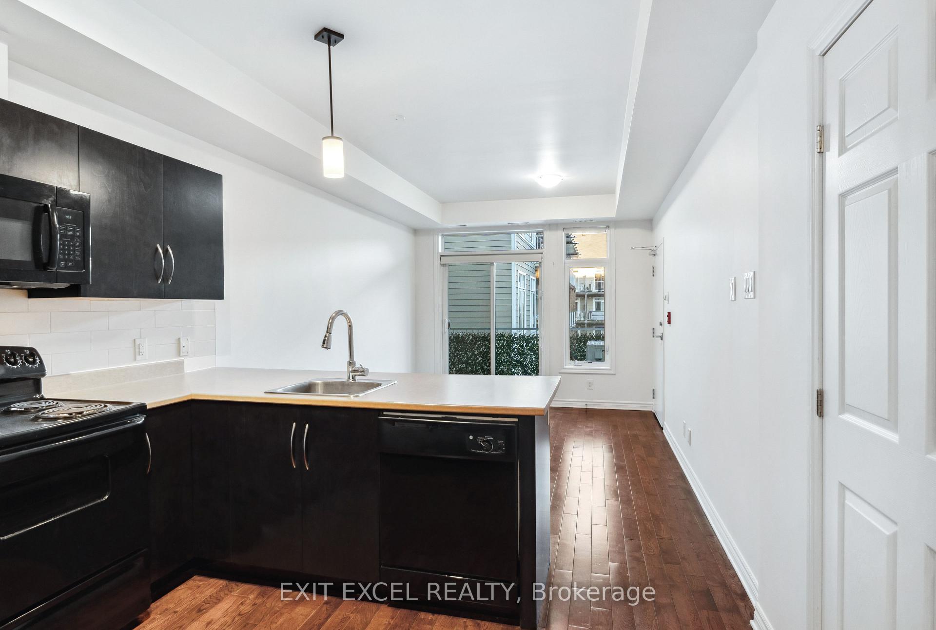 Photo 5 of Unit C, 318 Everest, Ottawa, Elmvale Acres — HOMEH