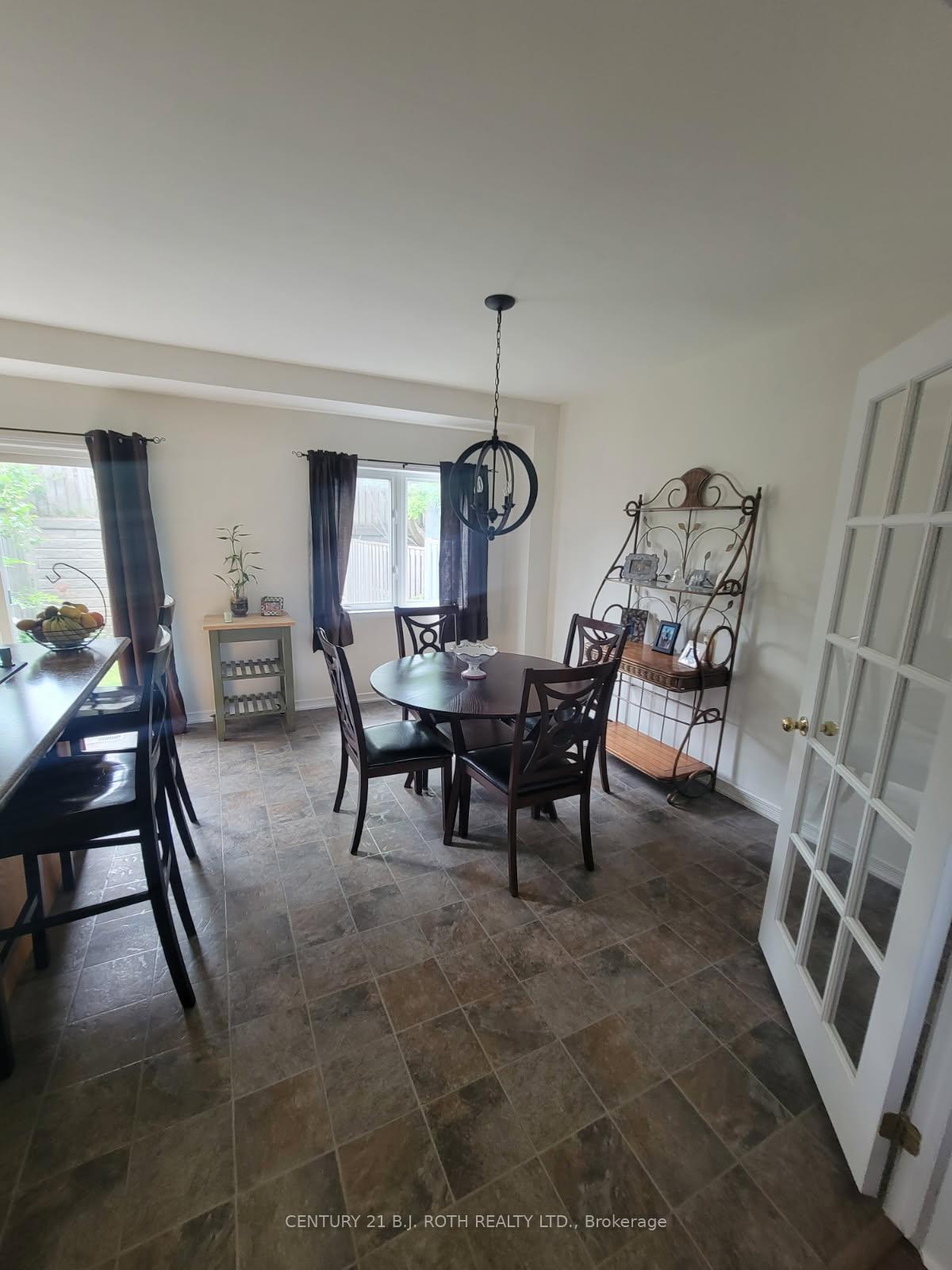 Photo 10 of Unit 37, 175 Stanley Street, Barrie, East Bayfield — HOMEH