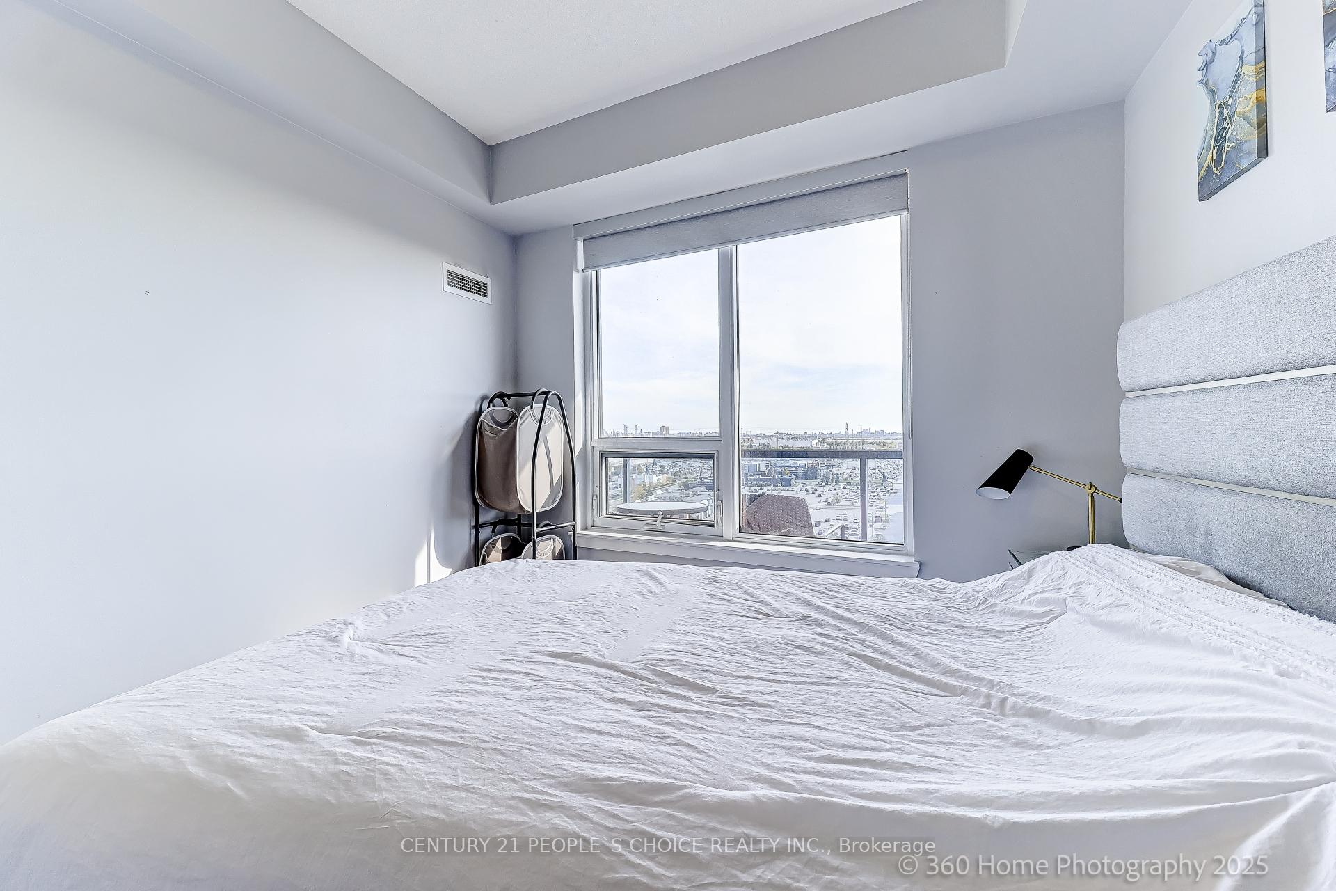 Photo 7 of Unit 1104, 3700 highway 7, Vaughan, Vaughan Corporate Centre — HOMEH