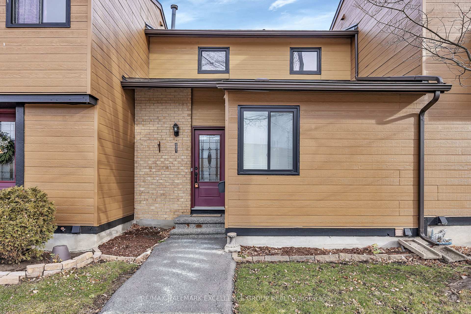 Photo 2 of Unit 67, 6951 Bilberry Drive, Ottawa, Convent Glen North — HOMEH