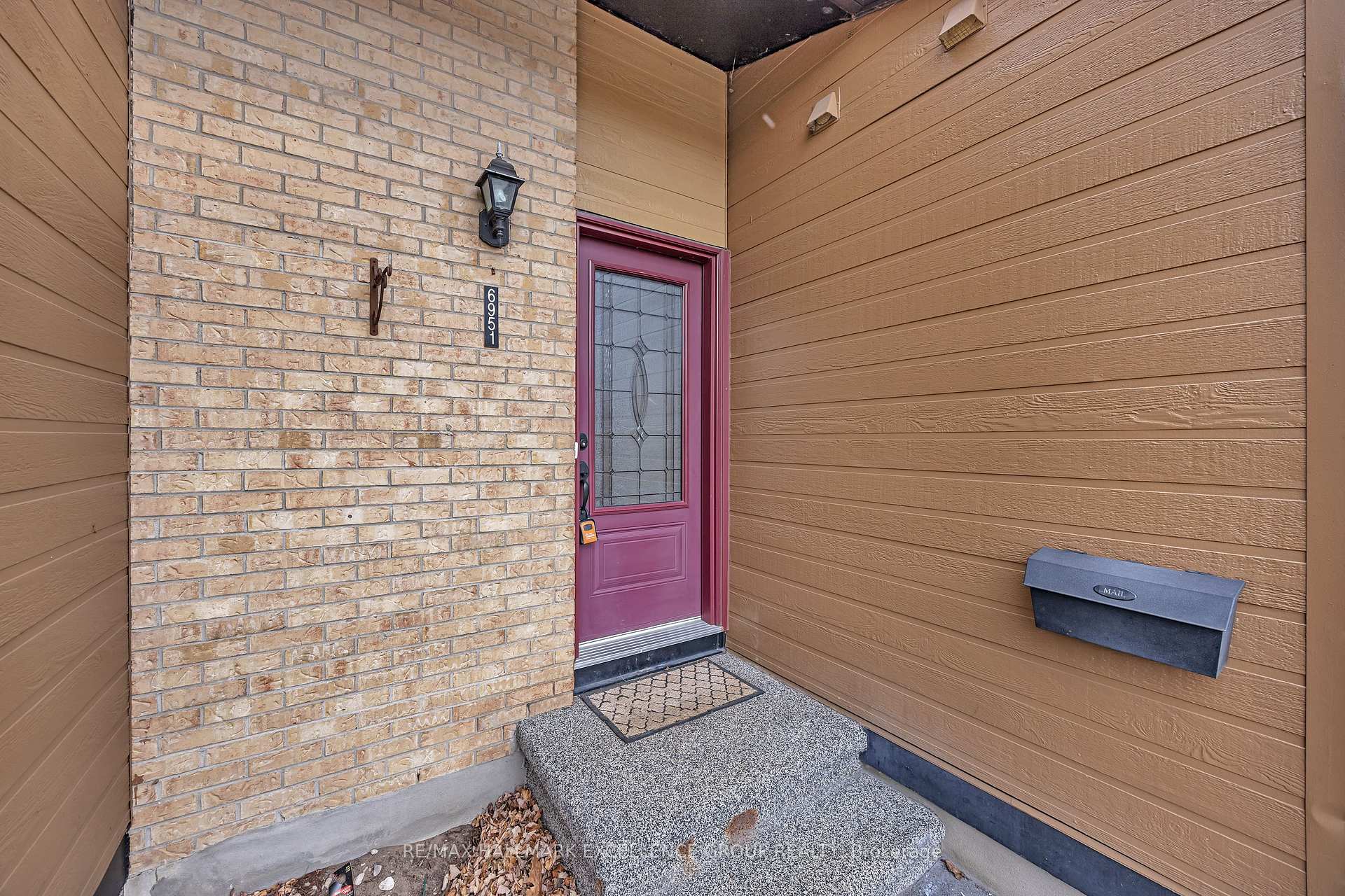 Photo 3 of Unit 67, 6951 Bilberry Drive, Ottawa, Convent Glen North — HOMEH