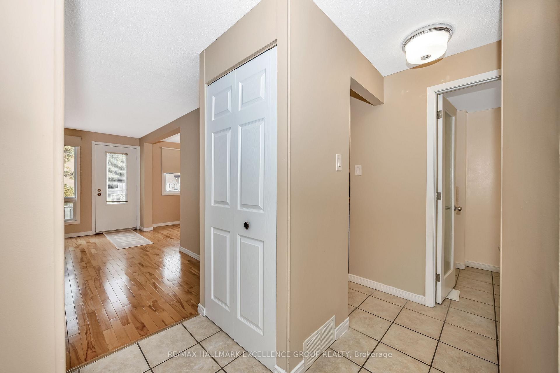 Photo 5 of Unit 67, 6951 Bilberry Drive, Ottawa, Convent Glen North — HOMEH