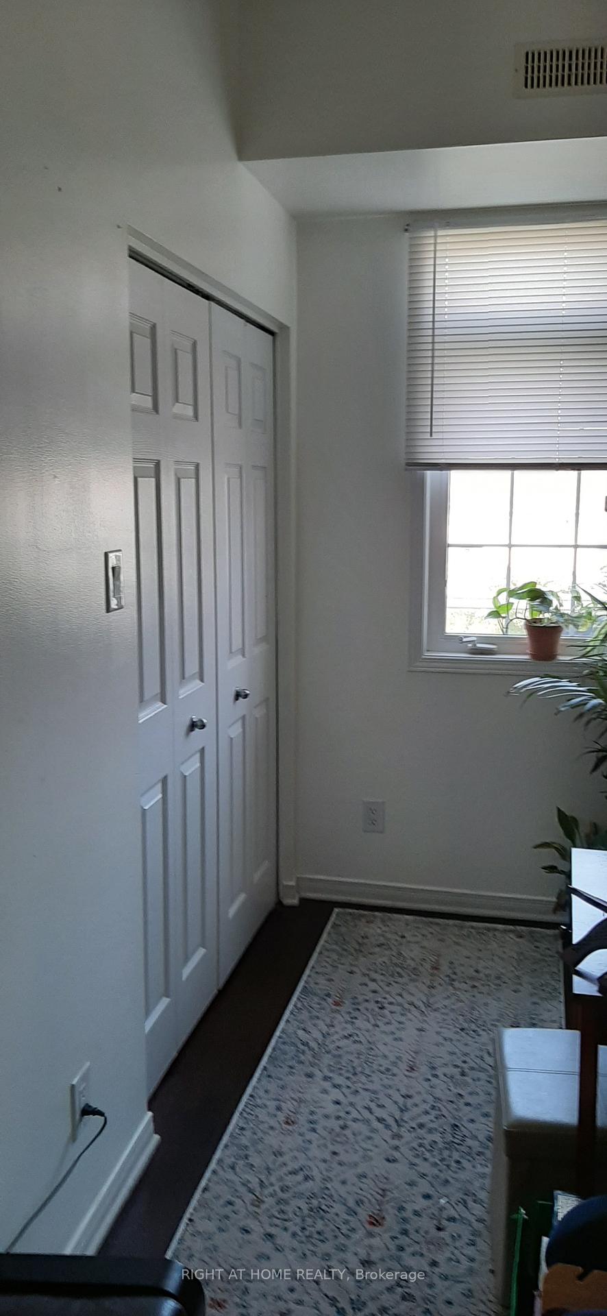 Photo 12 of Unit I, 107 Artesa Private, Ottawa, Kanata - Emerald Meadows/Trailwest — HOMEH