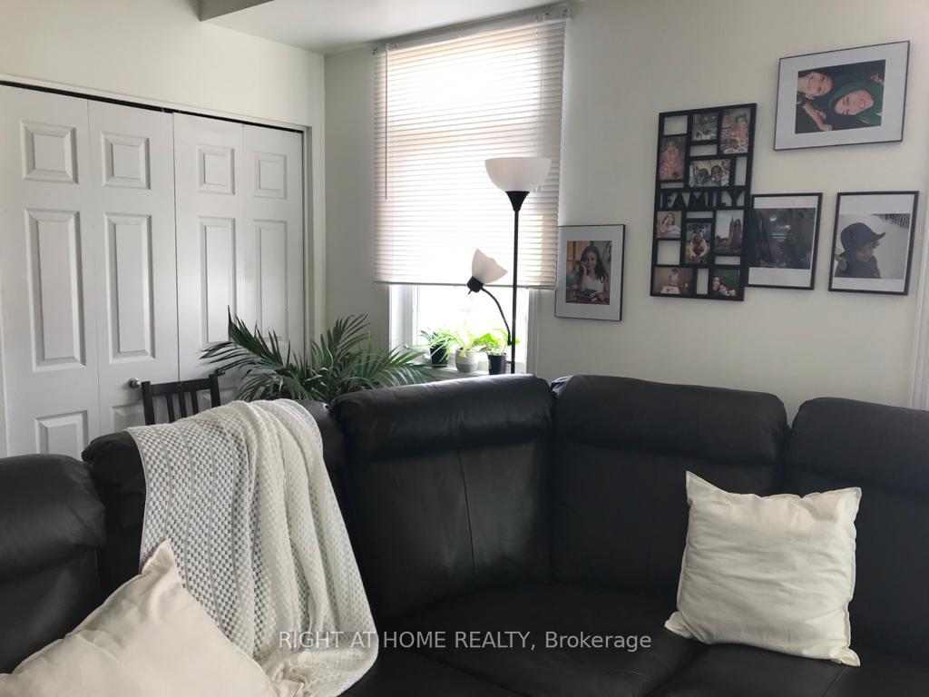 Photo 15 of Unit I, 107 Artesa Private, Ottawa, Kanata - Emerald Meadows/Trailwest — HOMEH