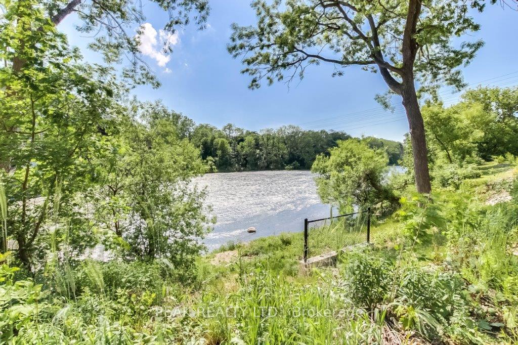 Photo 24 of Unit 12, 2 Willow Street, Brant, Paris — HOMEH