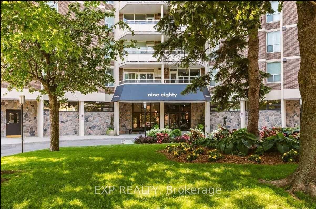 Photo 2 of Unit 402, 980 Broadview Avenue, Toronto, Broadview North — HOMEH
