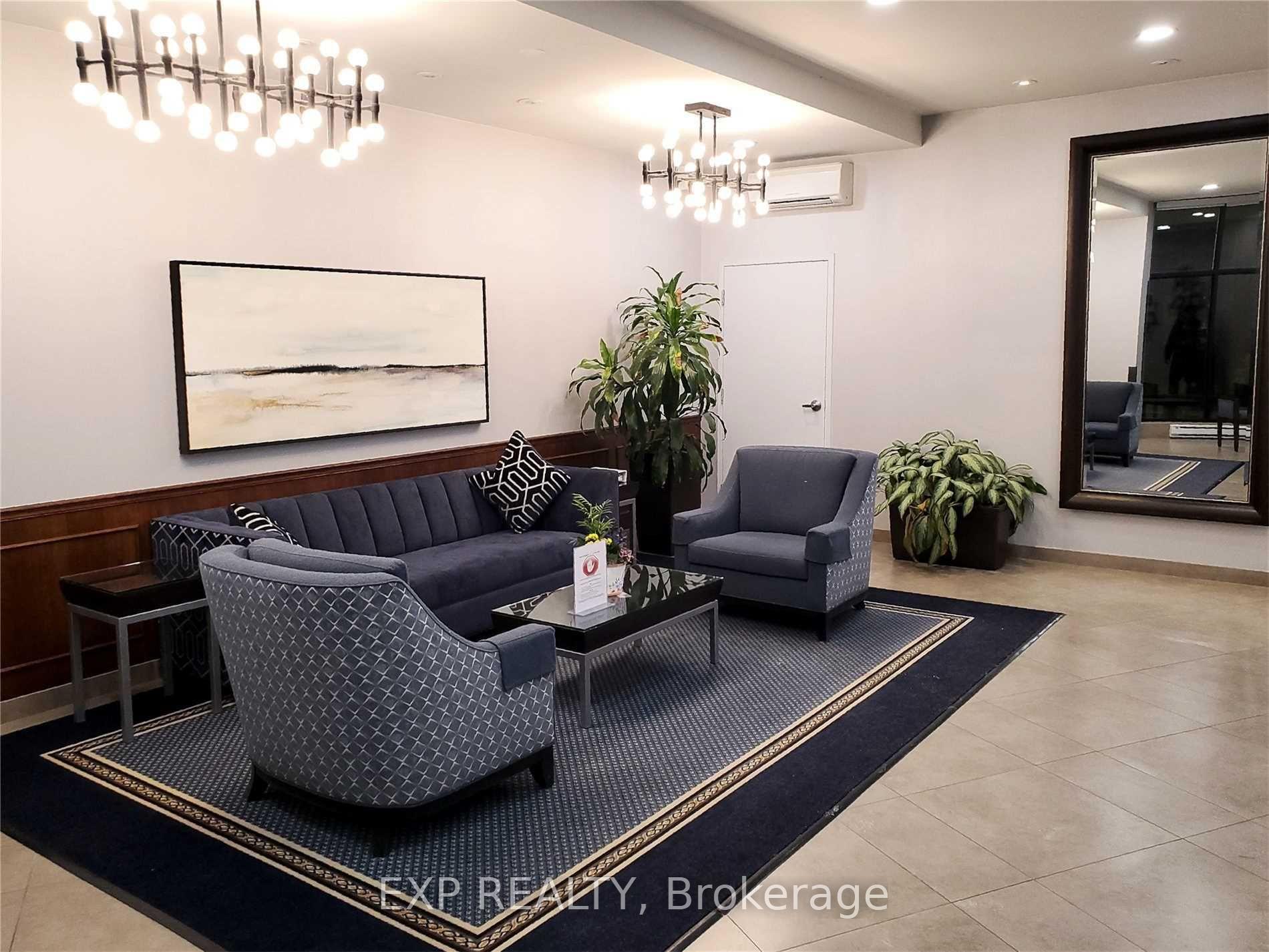 Photo 3 of Unit 402, 980 Broadview Avenue, Toronto, Broadview North — HOMEH