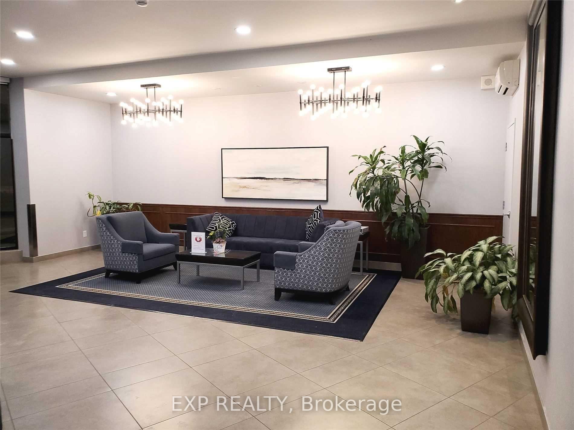 Photo 4 of Unit 402, 980 Broadview Avenue, Toronto, Broadview North — HOMEH