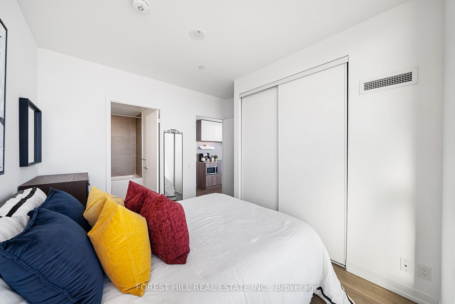 Photo 11 of Unit 4303, 5 Buttermill Avenue, Vaughan, Vaughan Corporate Centre — HOMEH