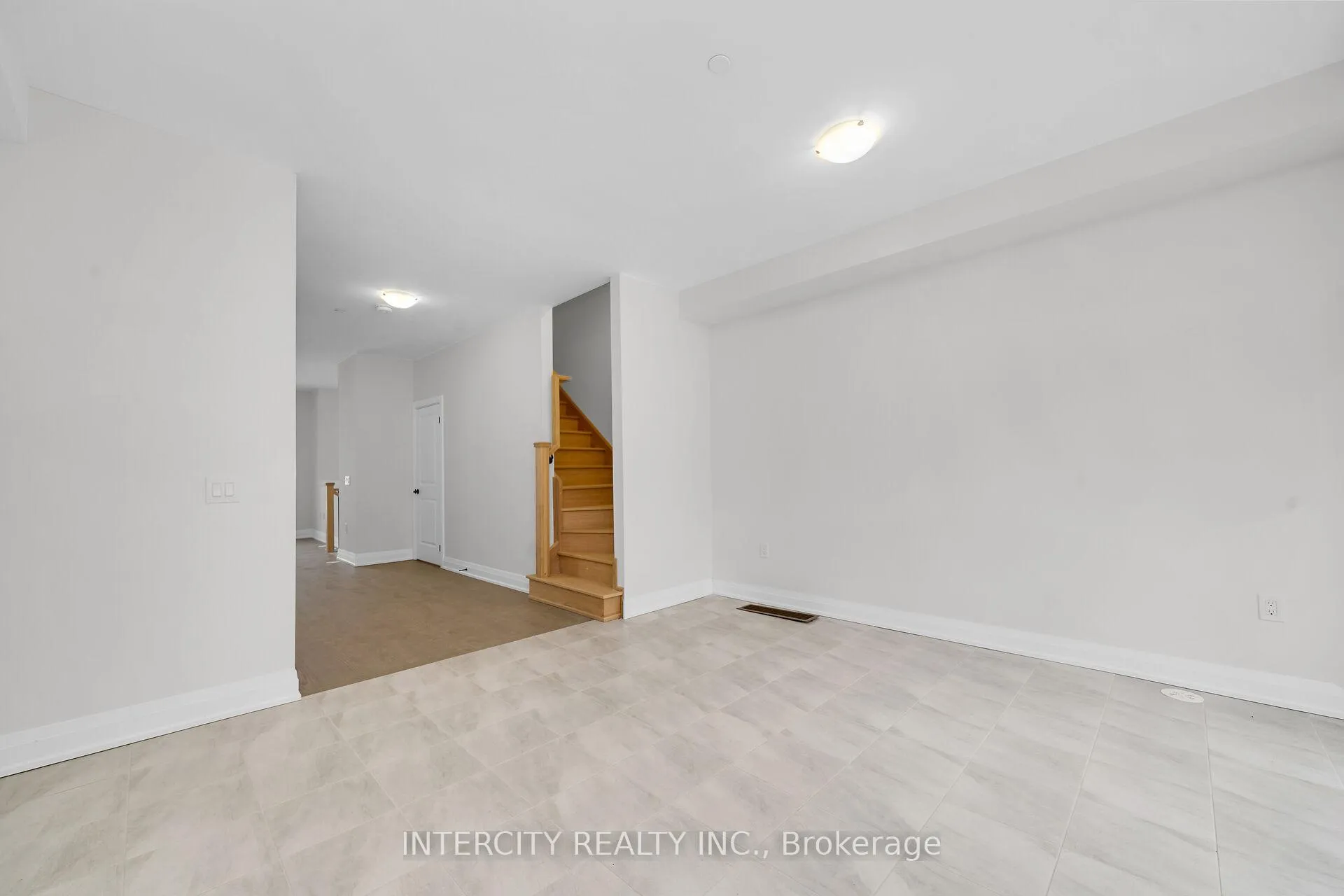 Photo 9 of Unit Unit 20, 79 Marret Lane, Clarington, Newcastle — HOMEH