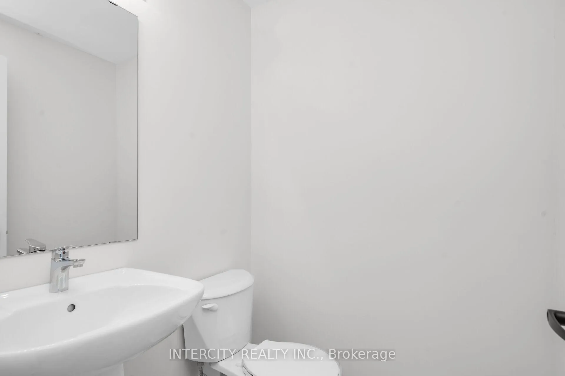 Photo 11 of Unit Unit 20, 79 Marret Lane, Clarington, Newcastle — HOMEH
