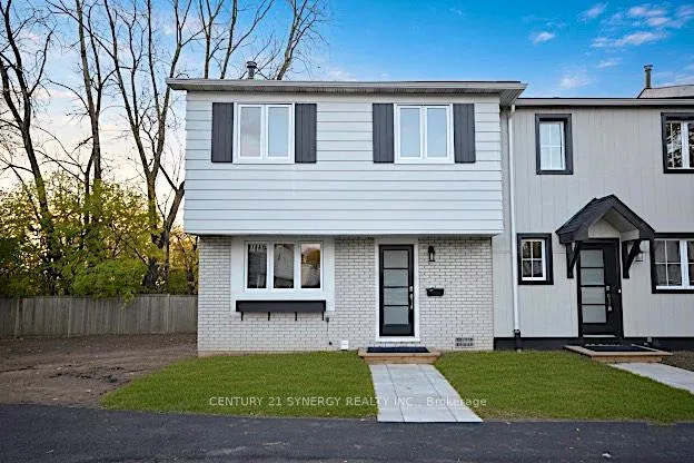 Front of Unit 34, 660 Hochelaga Street