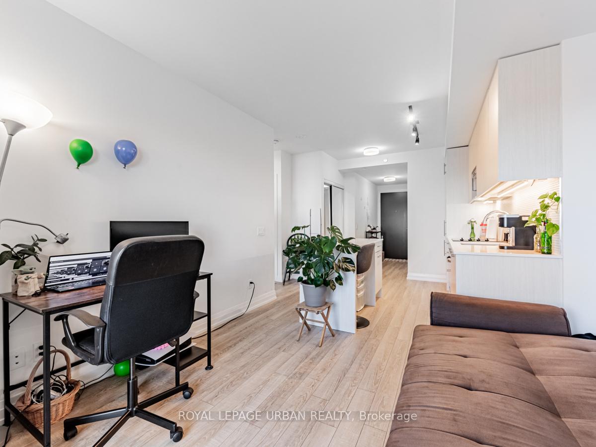 Photo 4 of Unit 2311, 286 Main Street, Toronto, East End-Danforth — HOMEH