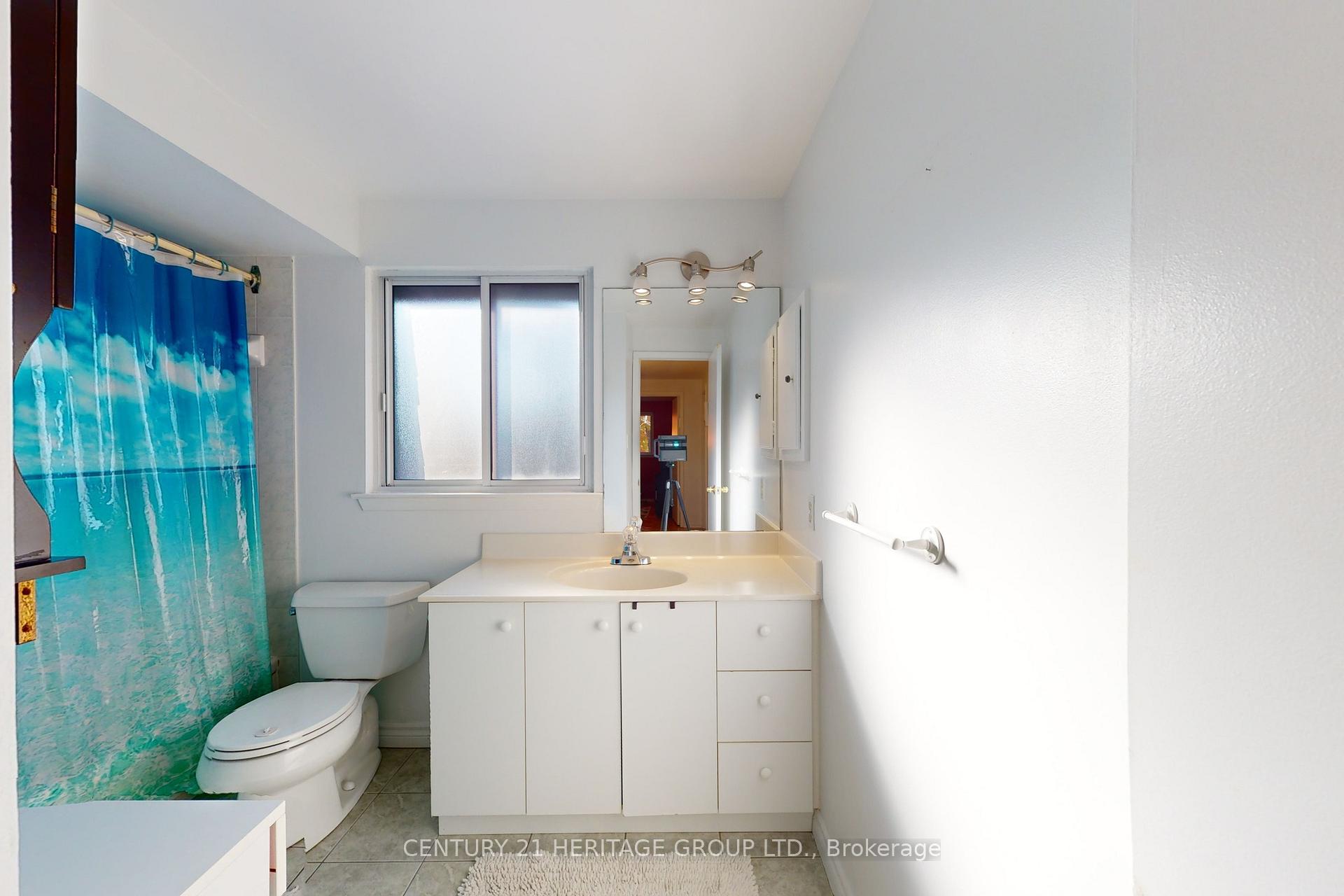 Photo 20 of 38 Stately Way, Markham, Thornhill — HOMEH