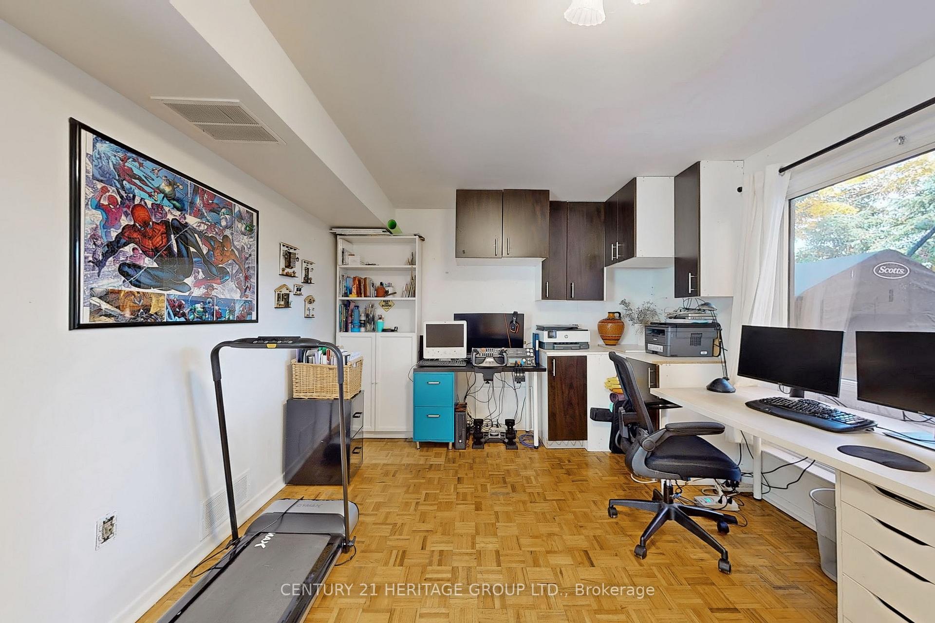 Photo 23 of 38 Stately Way, Markham, Thornhill — HOMEH