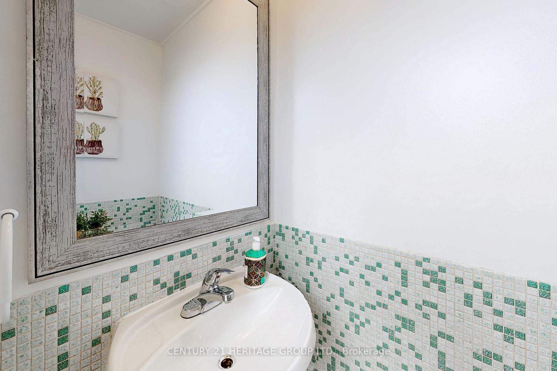 Photo 25 of 38 Stately Way, Markham, Thornhill — HOMEH