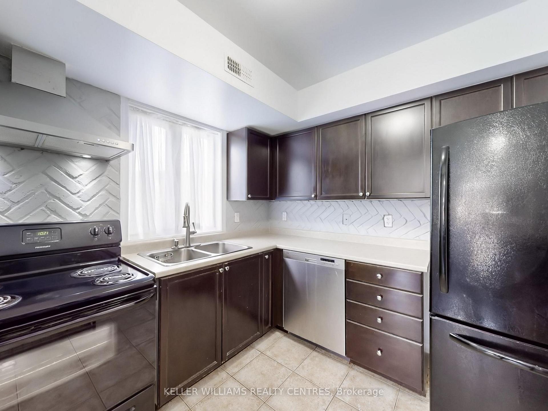Photo 10 of Unit 7, 133 Sydenham Wells, Barrie, Georgian Drive — HOMEH