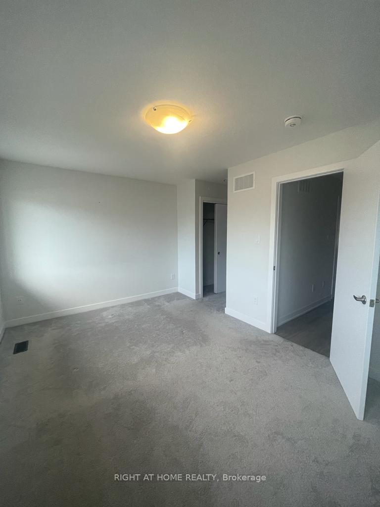 Photo 7 of Unit 46, 48 Markle Crescent, Hamilton, Ancaster — HOMEH