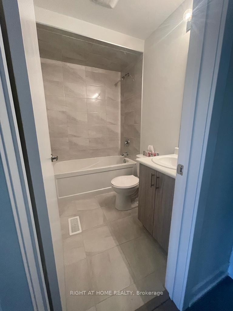 Photo 15 of Unit 46, 48 Markle Crescent, Hamilton, Ancaster — HOMEH