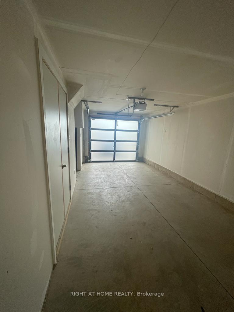 Photo 23 of Unit 46, 48 Markle Crescent, Hamilton, Ancaster — HOMEH