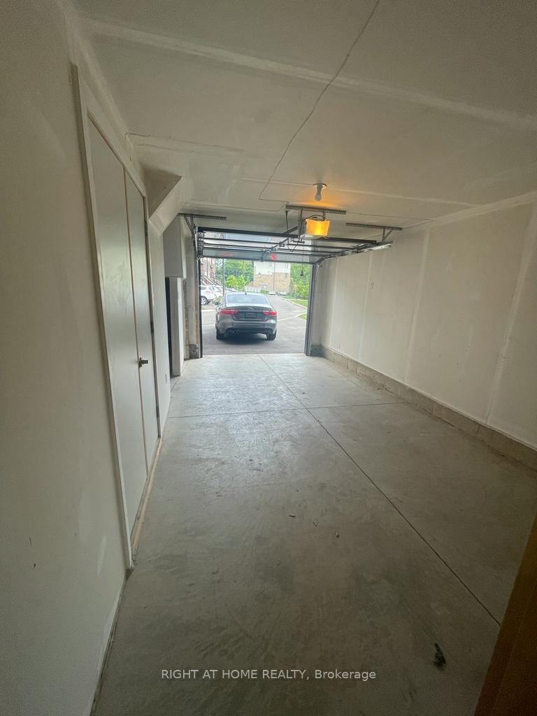 Photo 24 of Unit 46, 48 Markle Crescent, Hamilton, Ancaster — HOMEH